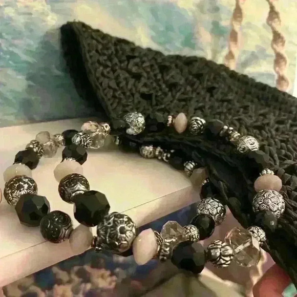 Kelly & Katie Woven Black Shoulder Bag Tote with Round Beaded Handles - Picture 15 of 17